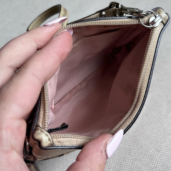 coach monogram wristlet/wallet - Picture 4 of 5